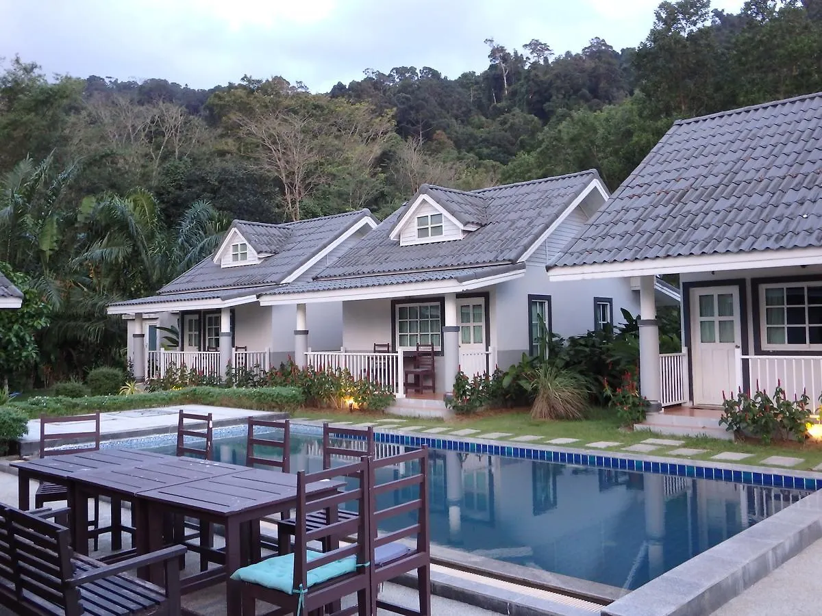 Suksompong Resort Khao Lak
